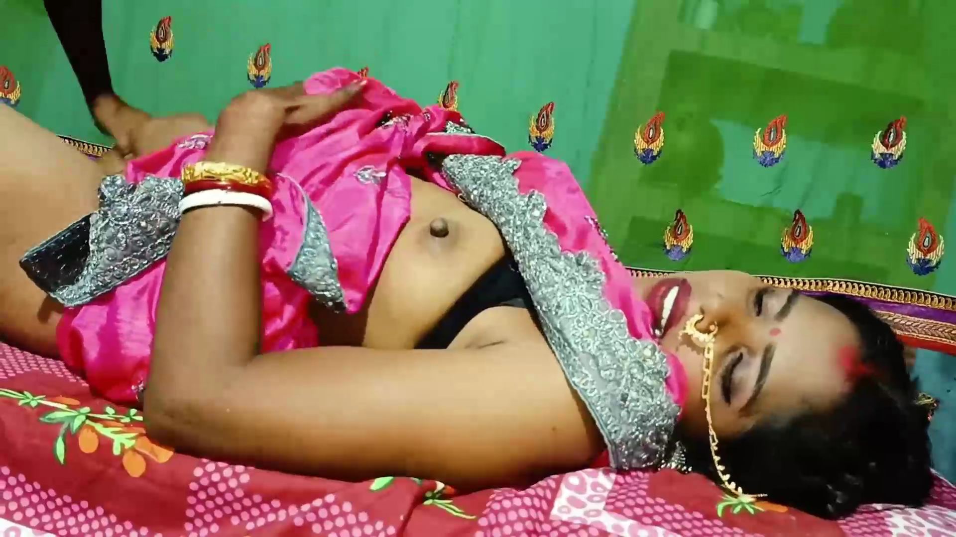 Hot sexi aunty ke bur chudai ki story sexkahanii.com par